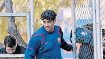 <b>SE ABRE LA PUERTA. </b>Rijkaard tiene decidido que abandonará la disciplina del Barça en junio.