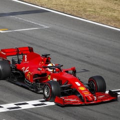 Vettel salva los muebles de un Ferrari que acabó doblado