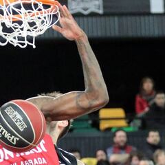 El Fuenla regresa a la senda de la victoria y Miribilla se inquieta