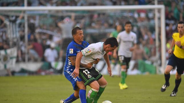 De blanquiazules y verdiblancos