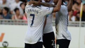 Los jugadores del Tottenham celebran un gol ante el South China.
