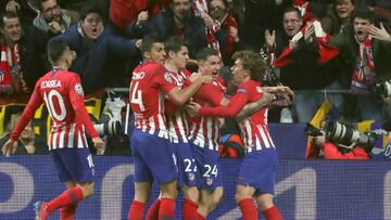 GRAF1002. MADRID, 20/02/2019.- Los jugadores del Atlético de Madrid felicitan a José Giménez (d) tras marcar ante la Juventus, durante el partido de ida de octavos de final de la Liga de Campeones que se disputa este miércoles