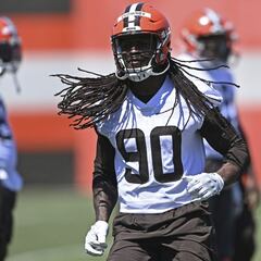 Baltimore Ravens refuerzan línea defensiva con Jadeveon Clowney