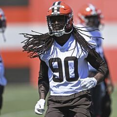 Reporte: Browns recontratan a Jadeveon Clowney por 11 millones de dólares