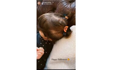 La 'influencer' no ha mostrado la cara de su hija pero sí ha mostrado a la pequeña Gala con unos coleteros de calabaza.