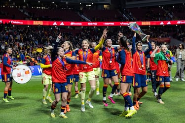 Las jugadoras celebran el título.