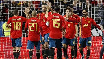 Los jugadores de Espa&ntilde;a celebran uno de los goles en el amistoso contra Costa Rica.