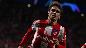 Griezmann en un partido del Atl¨¦tico en la 21-22. El Atl¨¦tico ejecuta su segundo a?o de cesi¨®n del Barcelona.