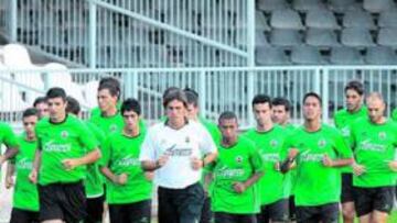 <b>SIGUEN TRABAJANDO. </b>David Amaral sigue con la puesta a punto de una plantilla más veterana.