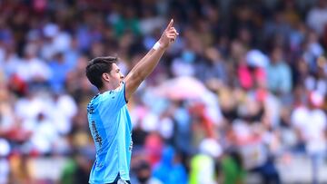 José Castillo: “Me veo levantando el título con Chicharito”