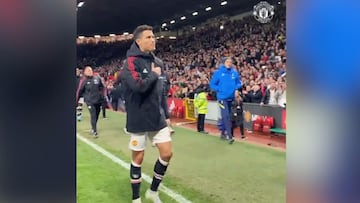 Pelos de punta con lo que hizo Old Trafford cuando Cristiano enfilaba al vestuario