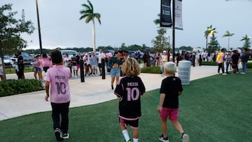 The Argentine star was presented on Sunday as the new icon of the MLS and his number ‘10′ shirt is already on sale for eager fans.