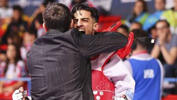 Mourad Laachraoui celebrates his victory over Jesús Tortosa Cabrera.