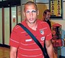 Heitinga recibió el alta y aterrizó ayer en Madrid