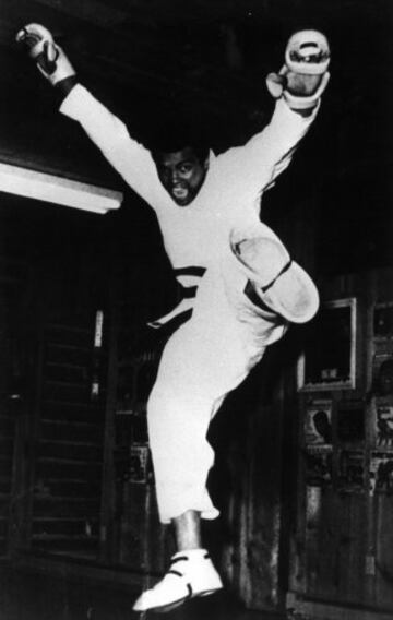 Muhammad Ali en una simp¨¢tica imagen.