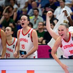 España pasa invicta a cuartos