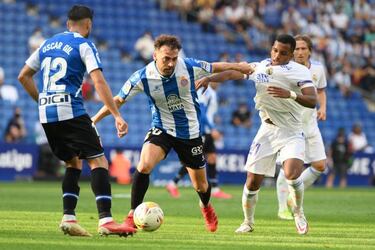 Keidi Bare, el "soldado" que lidera la revolución de Albania