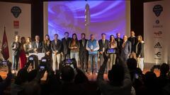 Foto de familia de la presentaci&oacute;n de la marat&oacute;n de Madrid 2022.