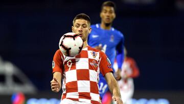 Croatia&#039;s forward Andrej Kramaric controls the ball during the Euro 2020 qualification football match between Croatia and Azerbaijan at Maksimir stadium in Zagreb, Croatia on March 21, 2019. (Photo by Denis LOVROVIC / AFP)