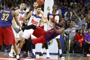 Moussa Diagne y Rudy Rudy Fernández. 