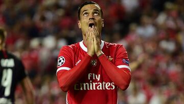 Espanyol break club record to sign Raúl de Tomás from Benfica