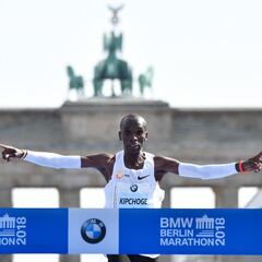 Kipchoge llega a Berlín con el récord mundial como objetivo