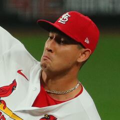 Umpire Joe West confisca gorra de Giovanny Gallegos por presunta alteración de pelota