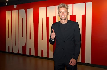 Refuerzo del Atlético de Madrid en el mercado invernal de 2022 procedente del Valencia. Su llegada fue para cubrir la salida del inglés Trippier al Newcastle.