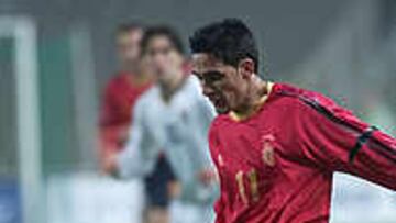 <b>VECINOS Y RIVALES.</b> España y Portugal, dos de las mejores selecciones del Mundo, se han enfrentado en Montjuïc. Como en los últimos años, el partido ha terminado en empate.