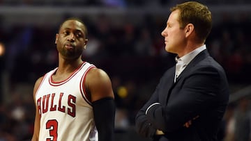 Dwyane Wade y Fred Hoiberg.