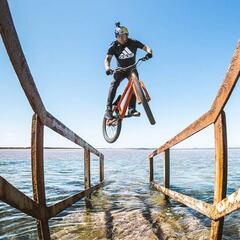 Danny MacAskill se une al team Adidas Outdoor con un nuevo vídeo por Escocia