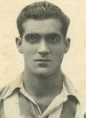 Jug車 en el Athletic Club desde la temporada de 1933-34 hasta la de 1944-45 y desde la 1944-45 hasta la 1947-48 en el Real Madrid.