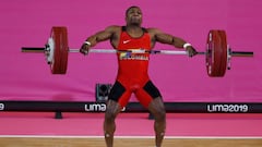 Óscar Figueroa se retira por lesión en su pierna derecha