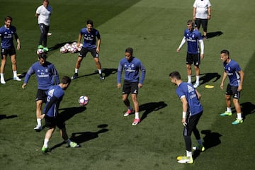 Último entrenamiento del Real Madrid antes de viajar a Málaga