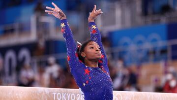 Tokyo 2020 Olympics - Gymnastics - Artistic - Women&#039;s Beam - Qualification - Ariake Gymnastics Centre, Tokyo, Japan - July 25, 2021. Simone Biles of the United States in action on the beam. REUTERS/Lindsey Wasson