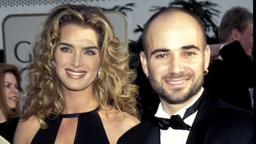 Antes de que su feliz relación con Steffi Graff comenzara en el año 2001, Andre Agassi estuvo casado de 1997 a 1999 con la famosa actriz Brooke Shields. Tras tres años de relación y dos de matrimonio, sin acuerdo de prenupcial, se separaron en un divorcio cuyas cantidades siguen siendo un secreto, pero entre rumores de "millones de dólares".
