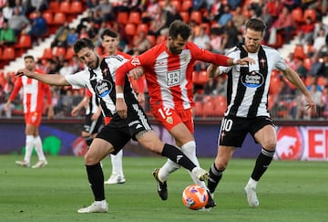 Leo Baptistao durante el partido de LaLiga Hypermotion contra el Racing de Ferrol.