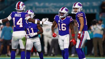 MIAMI GARDENS, FLORIDA - JANUARY 07: Trent Sherfield #16 of the Buffalo Bills celebrates with teammates after a touchdown during the second quarter against the Miami Dolphins at Hard Rock Stadium on January 07, 2024 in Miami Gardens, Florida.   Megan Briggs/Getty Images/AFP (Photo by Megan Briggs / GETTY IMAGES NORTH AMERICA / Getty Images via AFP)