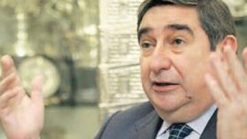 <b>CONTRA LAS CUERDAS. </b>Lendoiro tiene muchas dificultades.