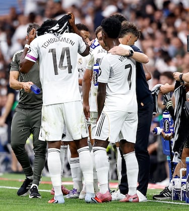 Vinicius no ocultó su disgusto por el cambio y lo dejó claro en el diálogo con Xabi Alonso