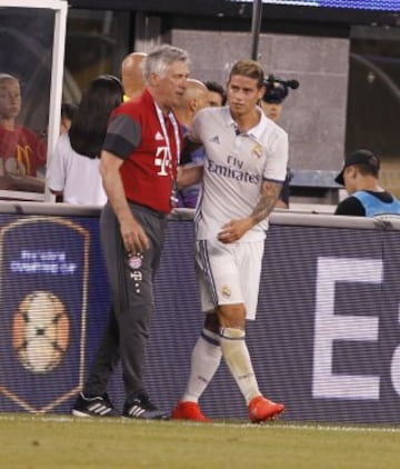 James y Ancelotti.