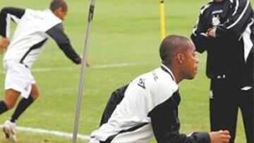 Robinho se pone a tope.