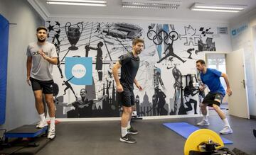 Marc Navarro, Víctor Álvarez y Víctor Sánchez, exjugadores del Espanyol.