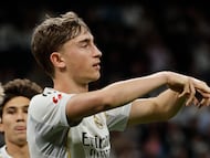 Dean Huijsen celebra su gol al Elche.