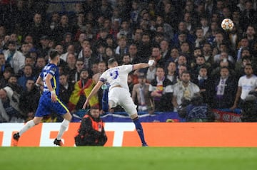 0-1. Karim Benzema marca el primer gol.