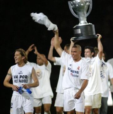 En la temporada 2002/2003, el Real Madrid conquistó el título de Liga gracias a la aportación goleadora de Ronaldo.