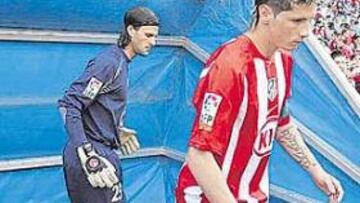 <b>¿ÚLTIMA CAPITANÍA? </b>Fernando Torres salió el primero del tunel de vestuarios en el que tal vez fuese su último partido como atlético.