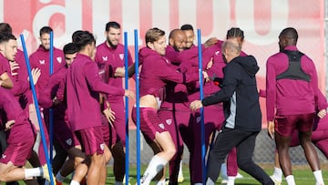 Los jugadores del Sevilla, en un entrenamiento.