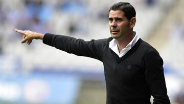 Fernando Hierro durante un partido del Oviedo