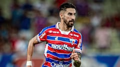 Hinchas de Fortaleza destrozan a Juan Martín Lucero por esta acción